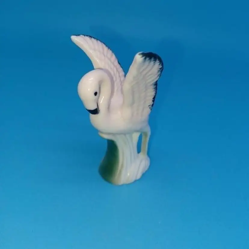 Vintage Pink Flamingo Figurine 2.5 In