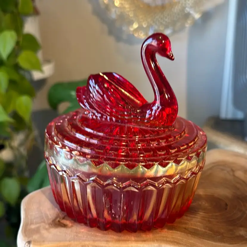 Jeanette Glass Swan Trinket Box