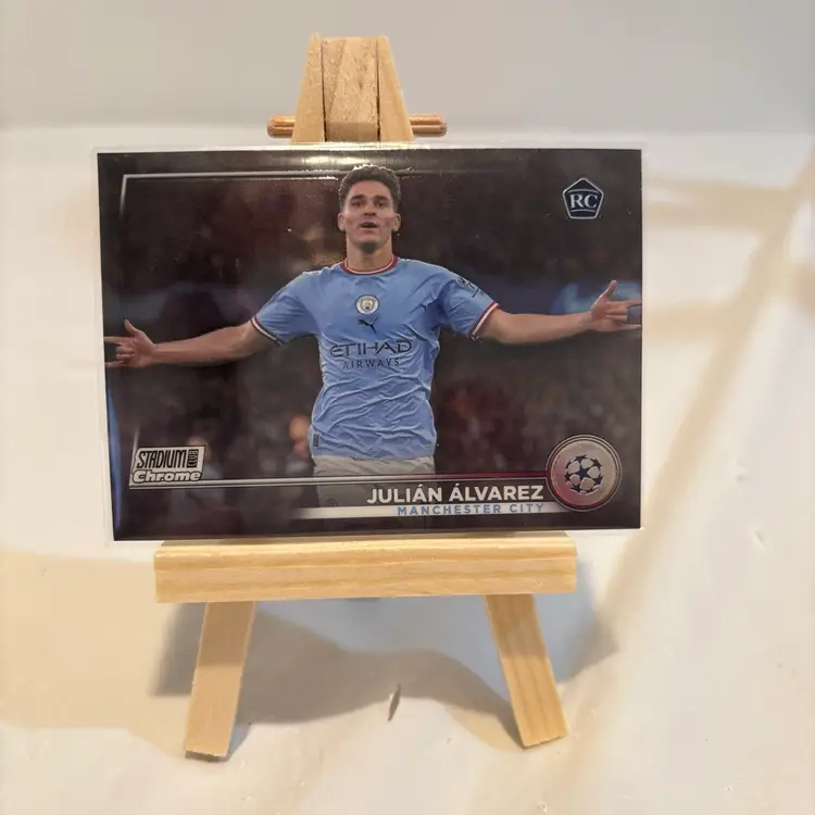 2023 Topps Stadium Club Chrome UEFA #14 Julian Alvarez RC