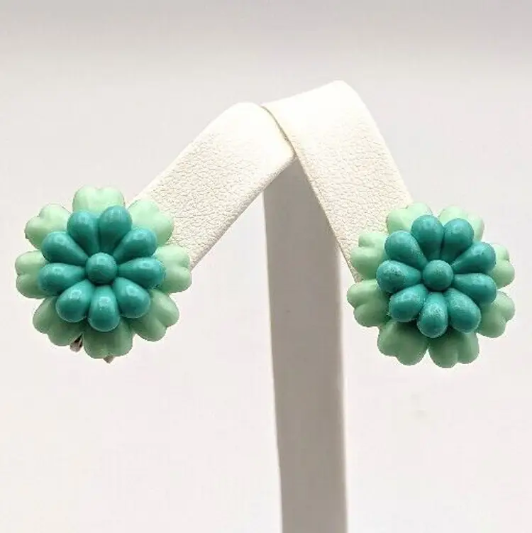 Vintage Two Tone Aqua Green Turquoise Flowers Plastic Screwback Earrings