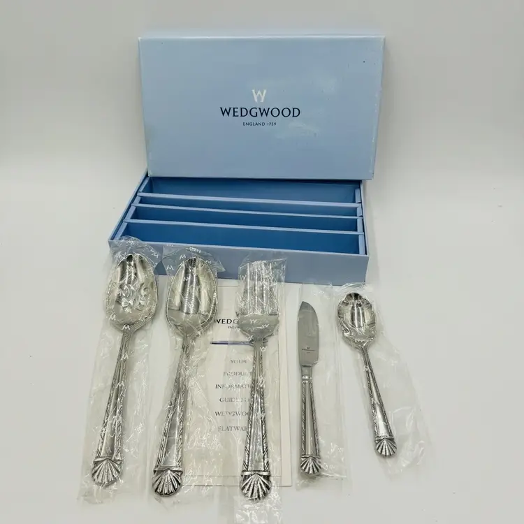 Wedgwood Jennifer 5 Piece Serving Ware Kore Made Stainless Steel Boxed