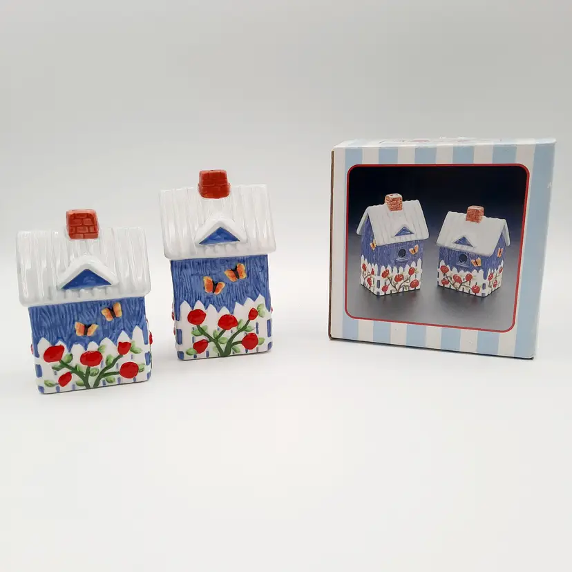 Vintage Salt & Pepper Shakers Cottage House Picket Fence Butterfly NOS The Potpourri Garden 1994