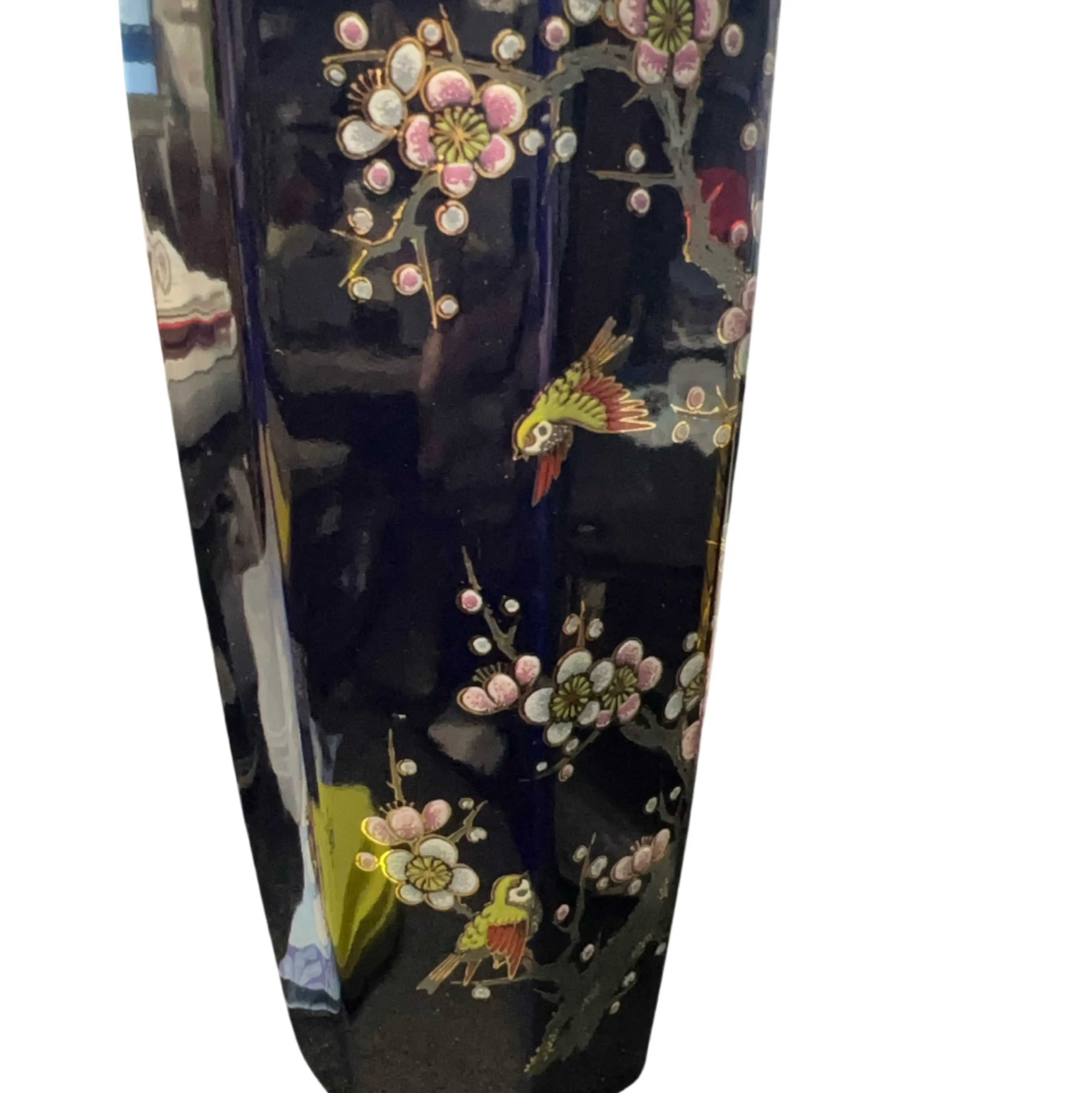 Image 2 of 7