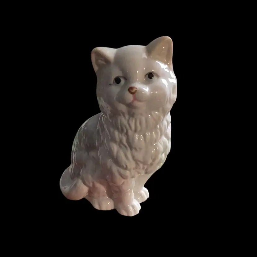 Ceramic White Persian Cat - 5.75 Inches Tall