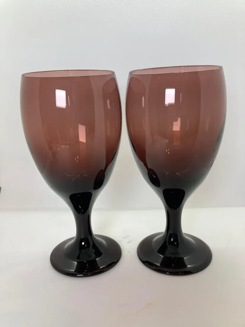 Libbey Glass Premiere Brandywine Set of 2 Stemmed Goblets USA Purple / Amethyst