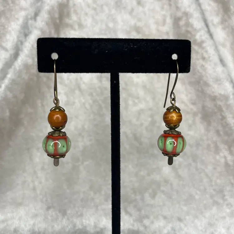 #07 "The Christmas I Remember" Series - Handmade by Me -- Lampwork Glass Earrings