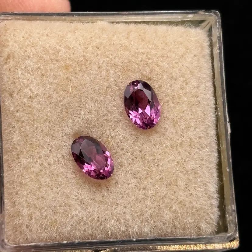 037 Rhodolite Garnet 6 X 4mm Oval Cut 6x 4 mm Rhodolite Garnet Emerald Cut And 6x4 mm Oval Suite Rh. Garnet And Morganite - 8 Pcs 4.4 Ct