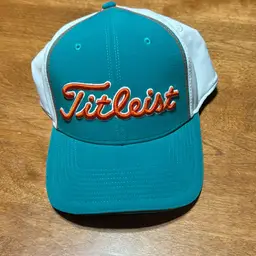 Titleist Stretch Fit (S/M) Hat like new