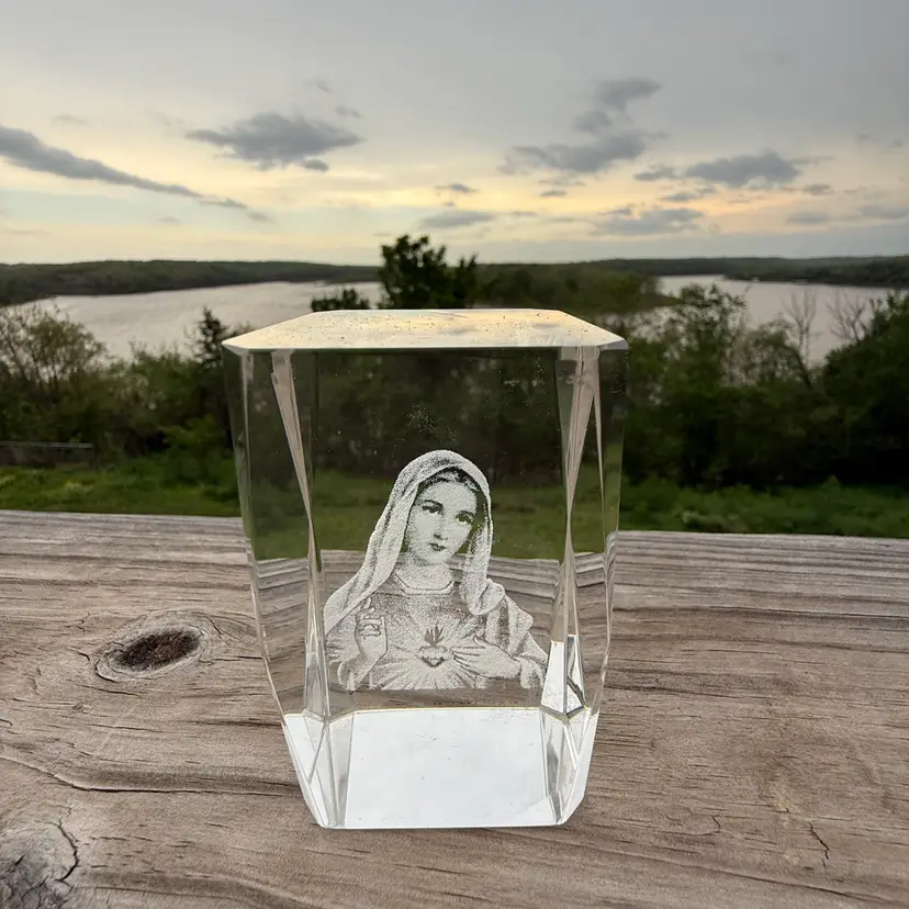 #02 - $10 Paperweight