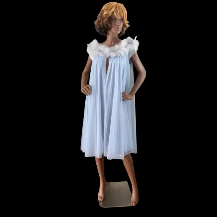 Vintage 1960’s Claire Sandra by Lucie Ann Pale Blue Prior Dressing Robe w/ Marilou Feathers & Bows Size (M)