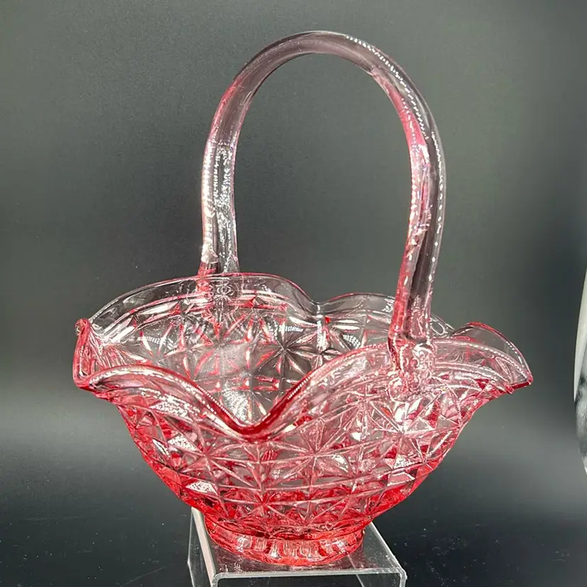 LE Smith Glass Company rosy pink glass basket with ruffled rim and applied handle