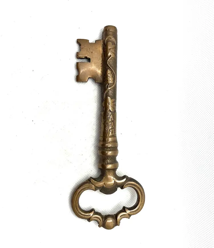 Antique style brass skeleton key decorative bottle opener bar tool 6.25”