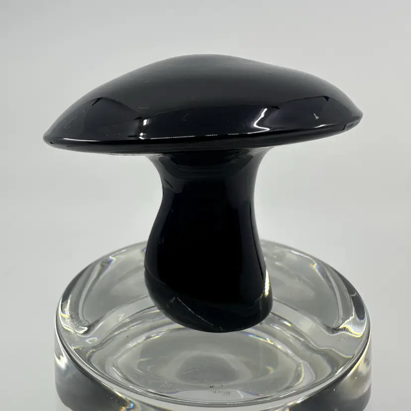 Vintage Viking Art Glass Mushroom Paperweight BLK  2.5”T ( Hard To Find Color)