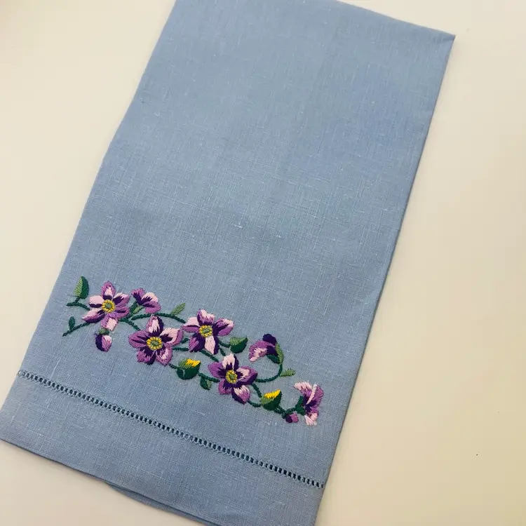 Beautiful Vintage Blue Hand Embroidered Linen Fingertip Towel 18.25”