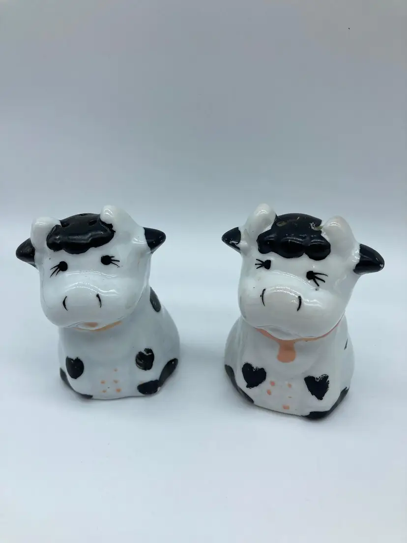 Adorable Vintage Ceramic Black and White Holstein Cows Salt & Pepper Shaker Set