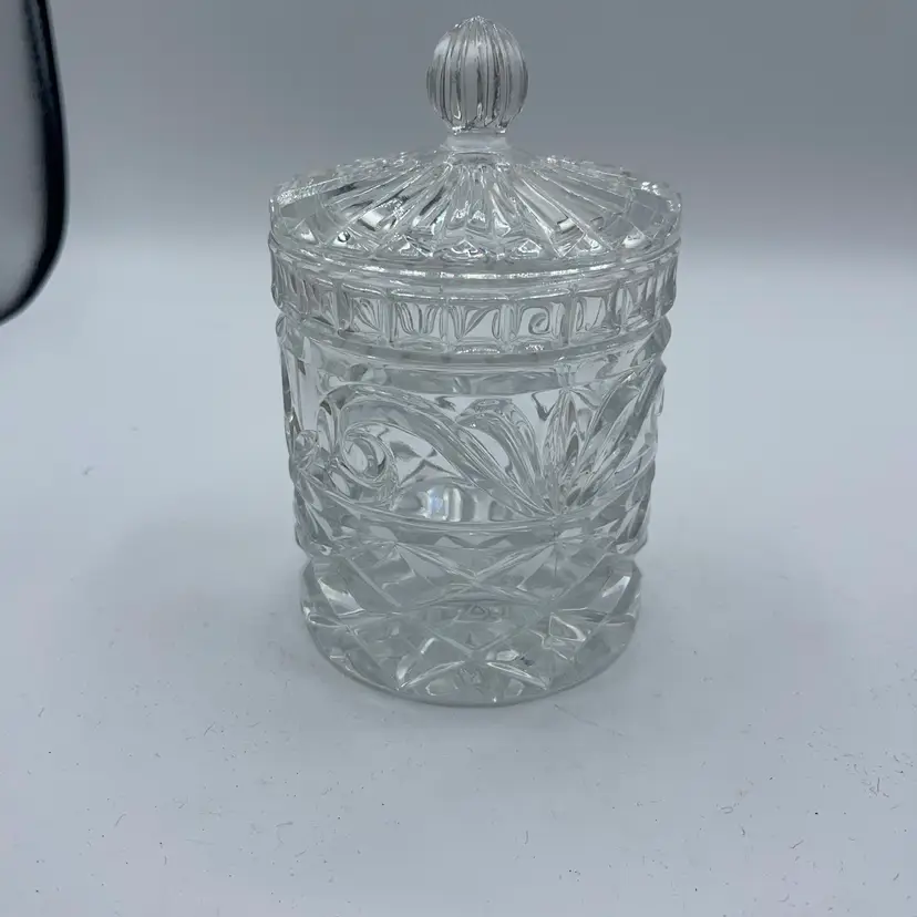 Crystal Biscuit Jar With Lid 6”