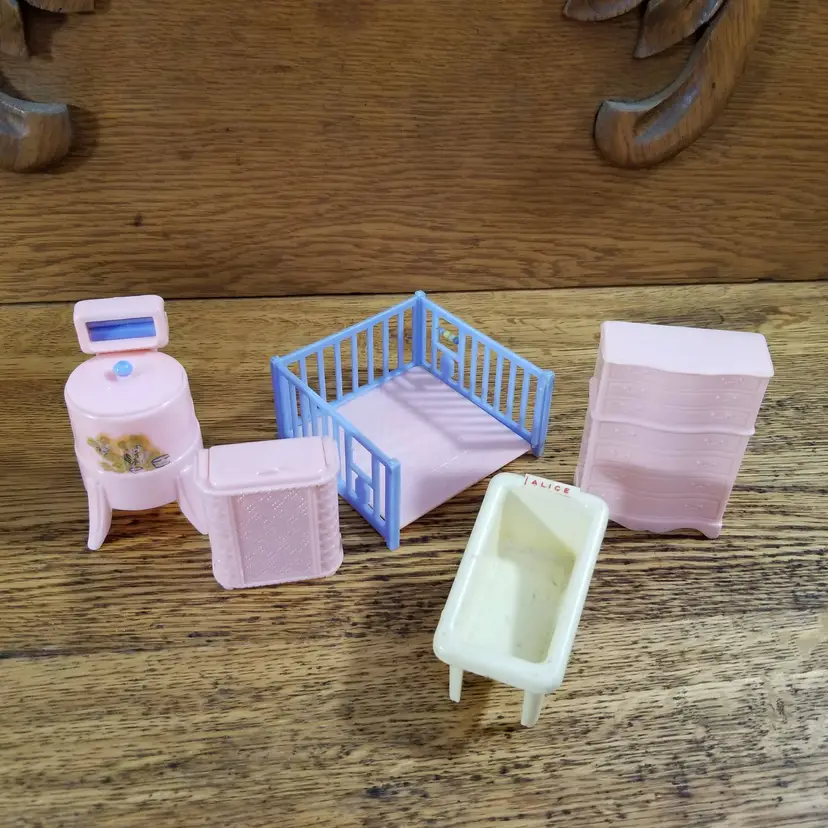 Vintage Renwal Dollhouse Nursery & Laundry Furniture Lot #6