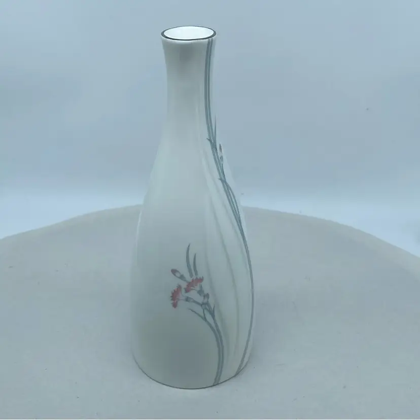 #1908 Vintage 1982 Royal Doulton Impressions by Gerald Gulotta Carnations Vase with Pink Flowers