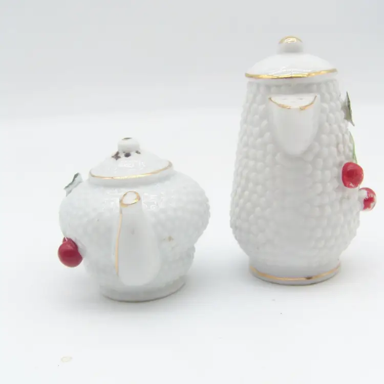 Vintage Ceramic Teapot and Coffeepot Salt and Pepper Shakers