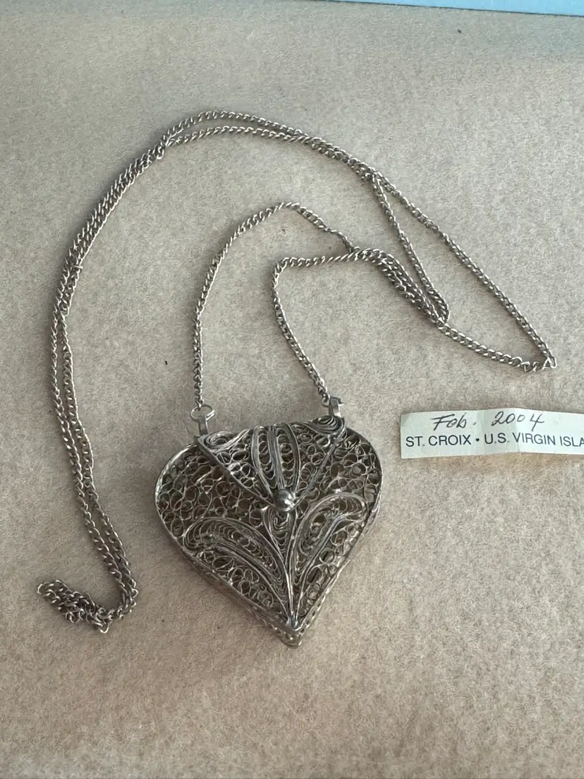 Vintage silver-tone filigree heart sachet locket necklace
