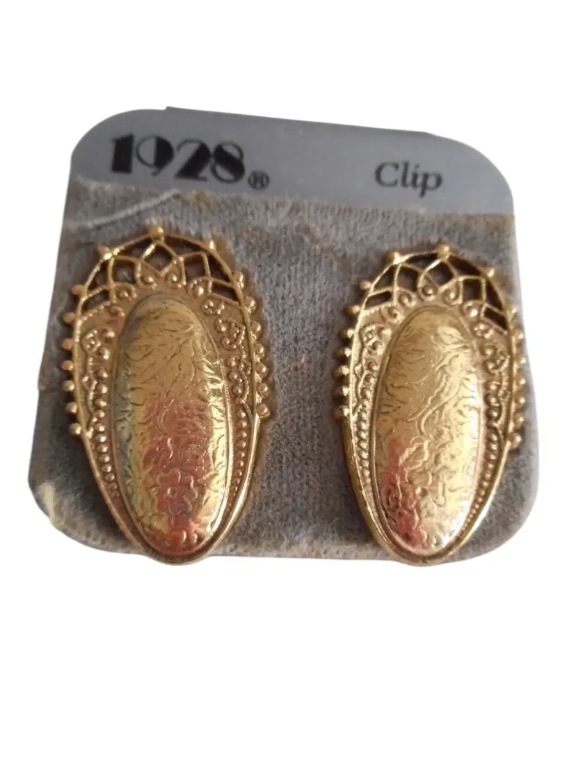 Vintage 1928 filigree gold tone clip on earrings costume jewelry Victorian style
