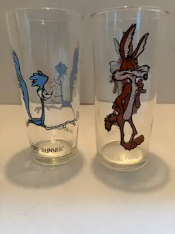Vintage Pepsi Collector Series Set of 2 Drinking Glass Road Runner,Wile E Coyote