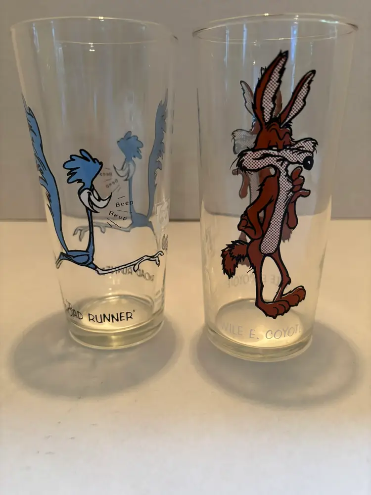 Vintage Pepsi Collector Series Set of 2 Drinking Glass Road Runner,Wile E Coyote