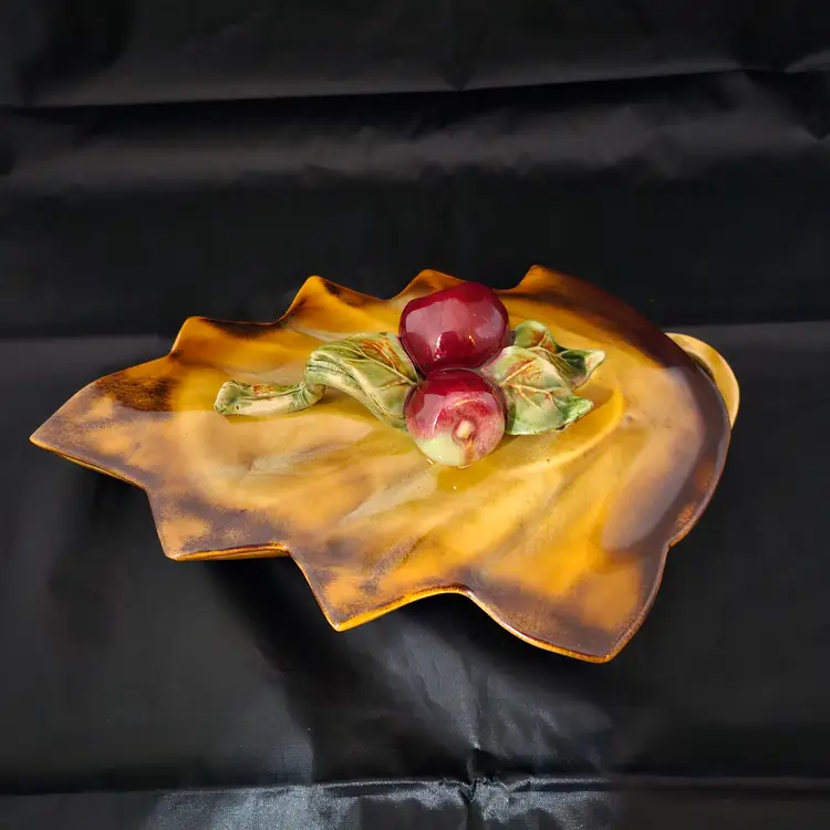 Enchanto Co. of California Lidded Apple and Leaf MCM Pottery