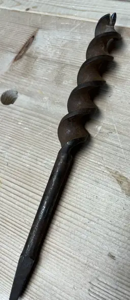 Uncommon 1 1/16" auger bit, sharp