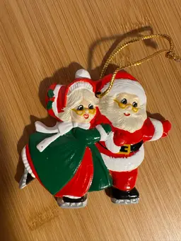 VTG Santa & Ms Clause Ice Skating Ceramic Handpainted Christmas Holiday Ornament