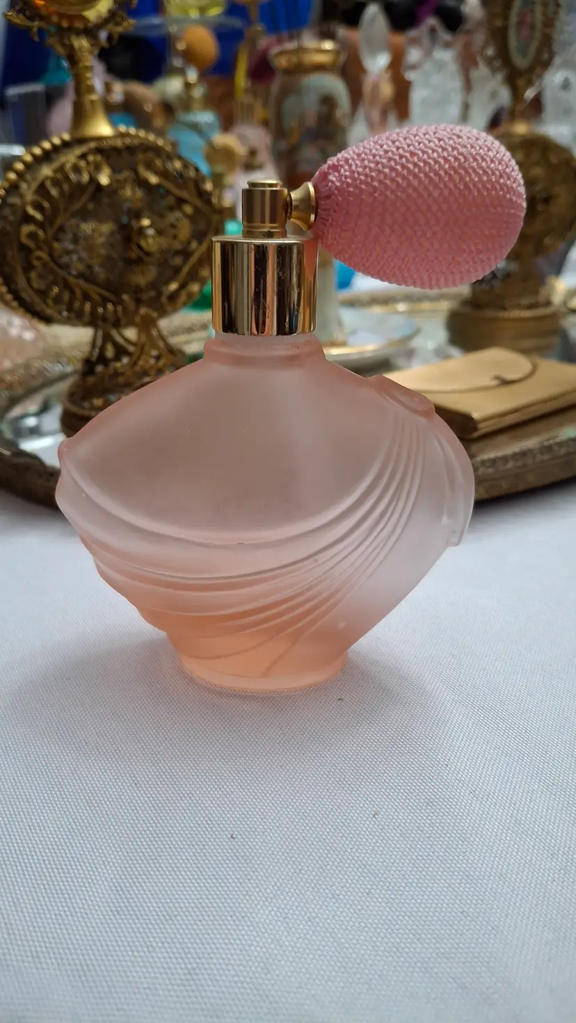 124 Pink Satin Glass Perfume Atomizer – Ribbed Shell Design w/ Bulb