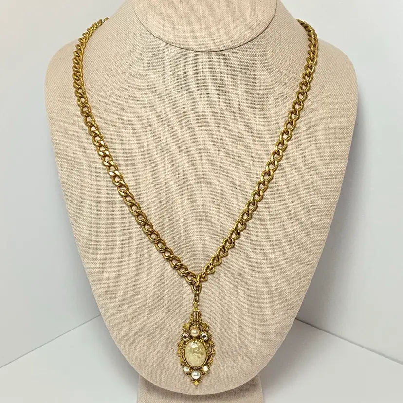 Vintage Gold Tone Faux Baroque Pearl Filigreed AB Rhinestone Pendant Chain Necklace