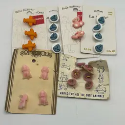 Lot Of Vintage Plastic Figural Buttons Cards