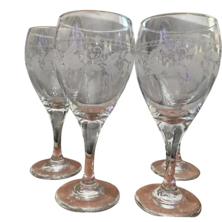 Set Of 4 Vintage “Libbey Frosted Holly”Wine Glasses