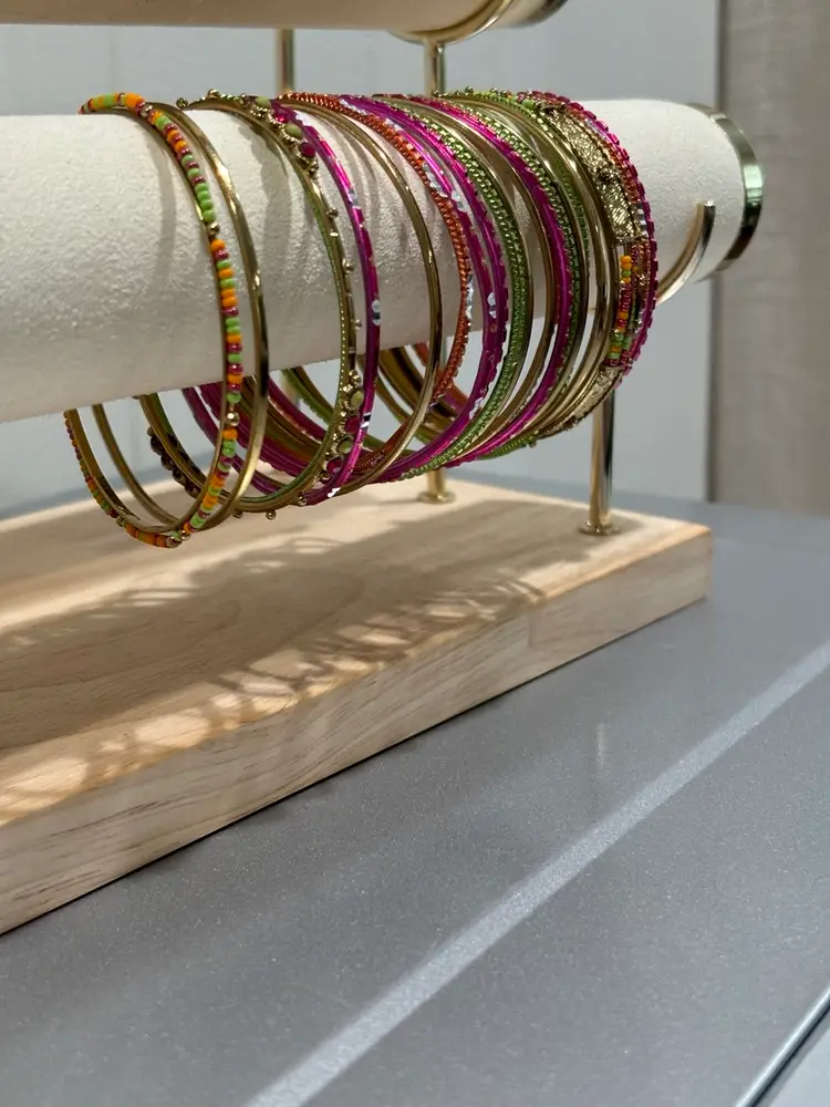 VTG Set Colorful Bangles!  