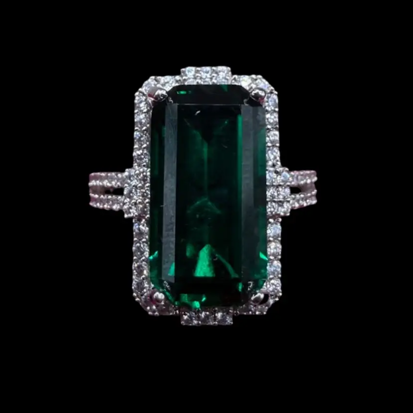 925 Sterling Silver And Green Glass Ring- Size 5