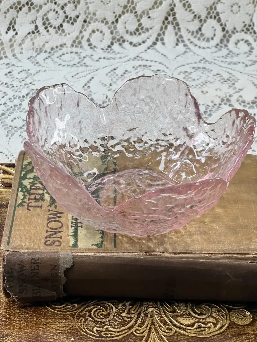010 Pink Crinkle Glass Tulip Cherry Blossom 6.75" X 3"