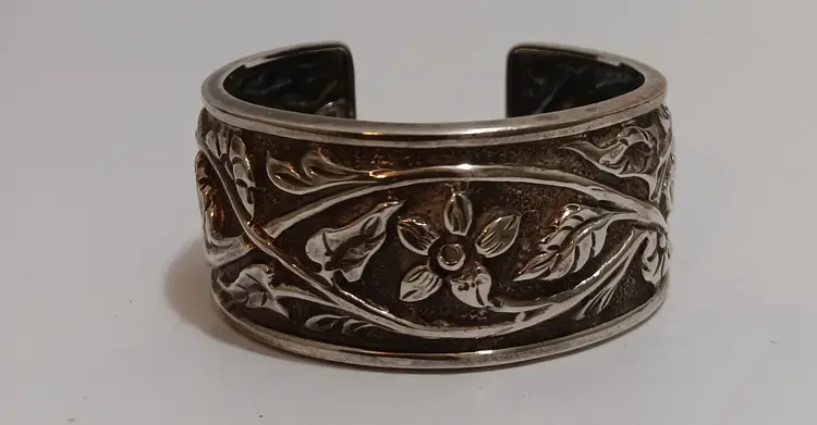 Vintage Retired Silpada Sterling Silver Art Nouveau Style Cuff Bracelet