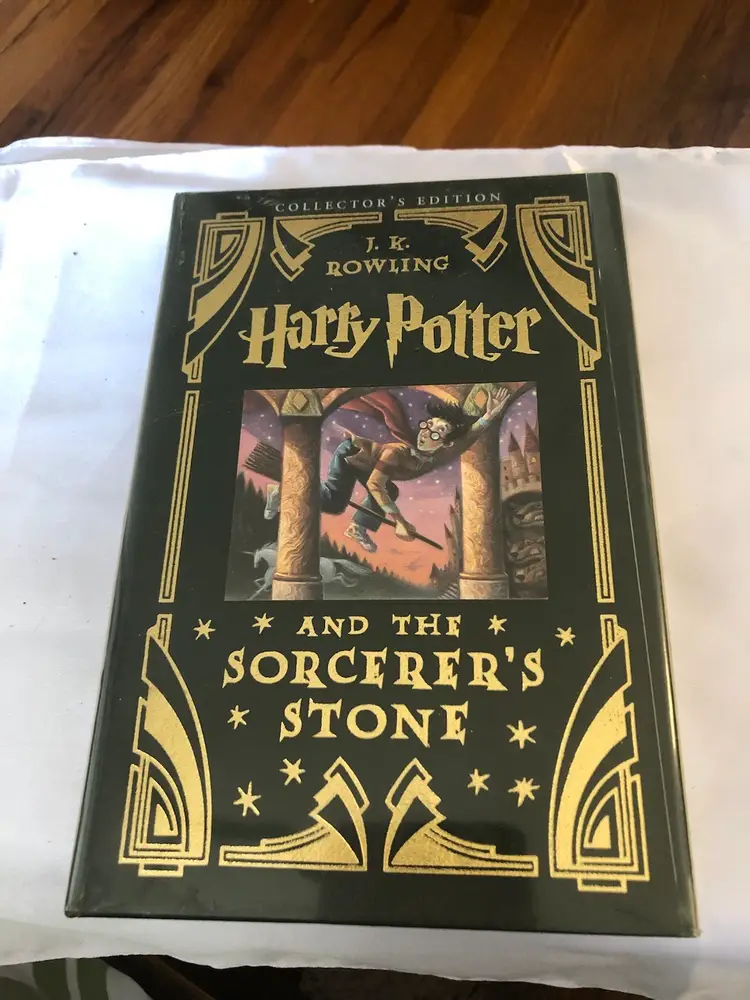 HARRY POTTER AND THE SORCERER'S STONE Leather Bound Collectors Edition 