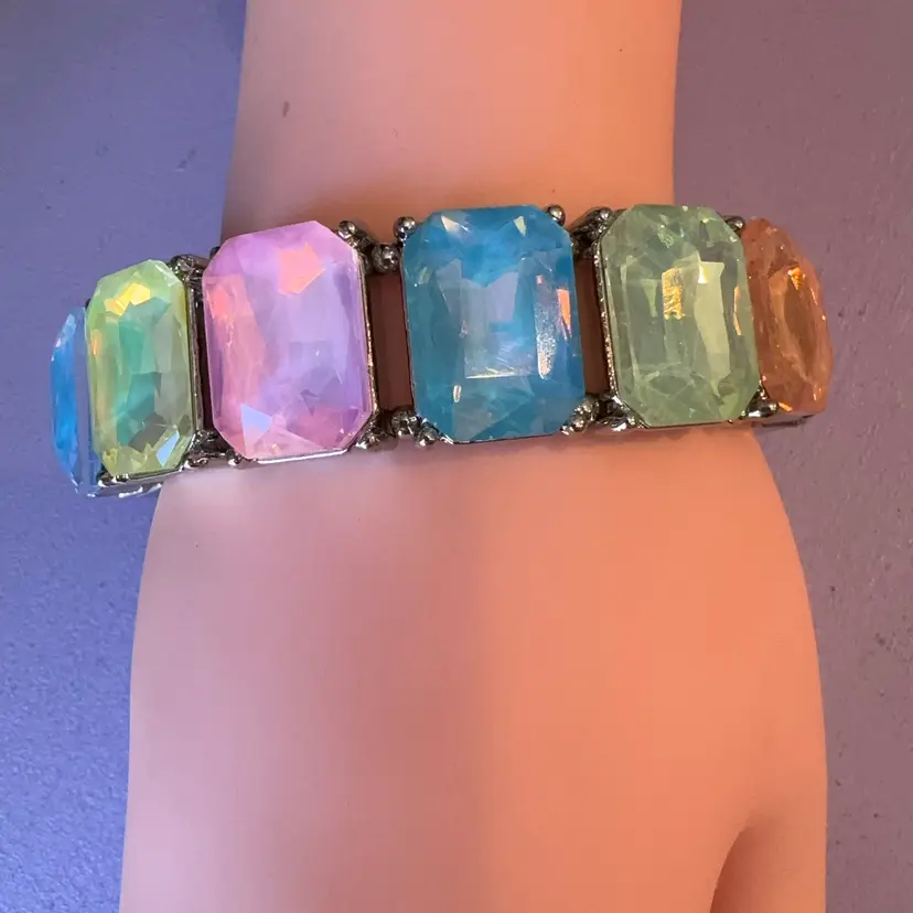 Multicolored Glass Stone Stretch Bracelet Glows 💚