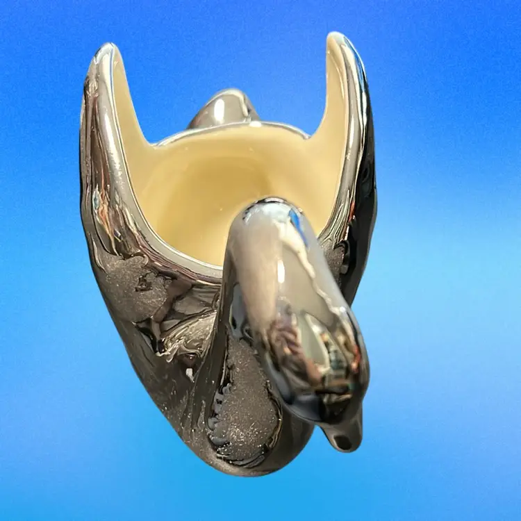 This is a vintage Swetye Ceramics Swan planter with a Weeping Silver glaze. MCM, 4”x7” Long Made In Salem, Ohio 1950s Unique Weeping Glaze Design!