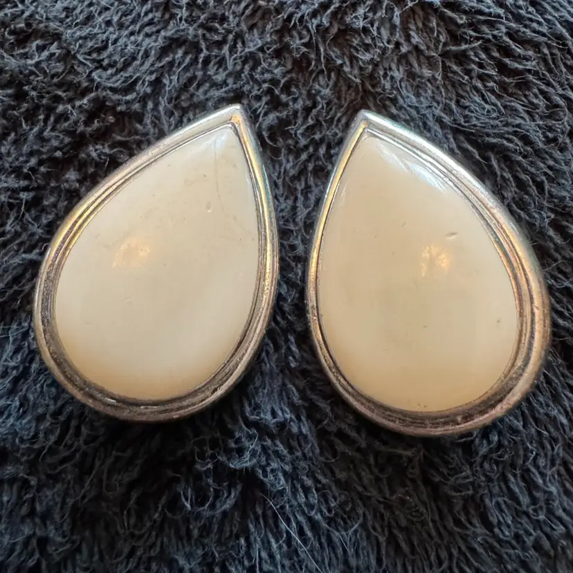 Ivory & Silvertine Clip on Earrings