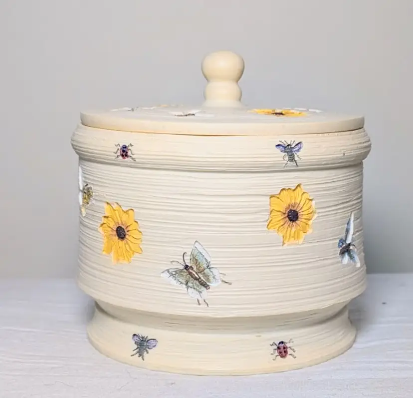 Light Brown Ceramic Bowl with Butterflies and Lid - 3" with sunflowers