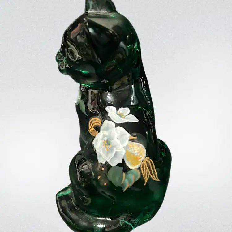 Fenton Emerald Green Art Glass Cat,Magnolia & Berry by Fenton, Discontinued. Actual: 1996 - 1997. Hand Painted, Signed Cutshaw… Extremely Collectible! Great Gift Idea! Christmas Colors