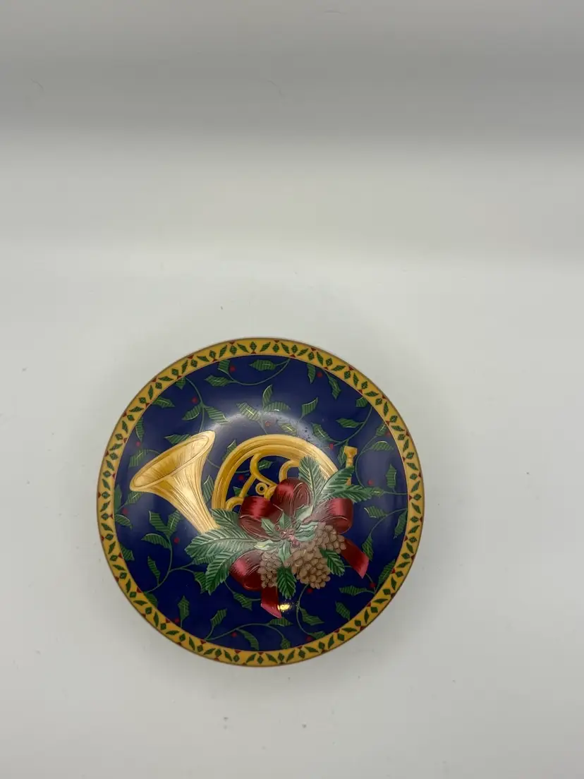 Mikasa "Holiday Music" round porcelain trinket box 4.75” Diameter, 2.25” Deep, Made in Japan