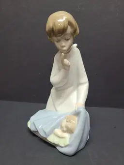 Lladro #4635 Guardian Angel With Sleeping Baby Porcelain Figurine Circa 1971-74