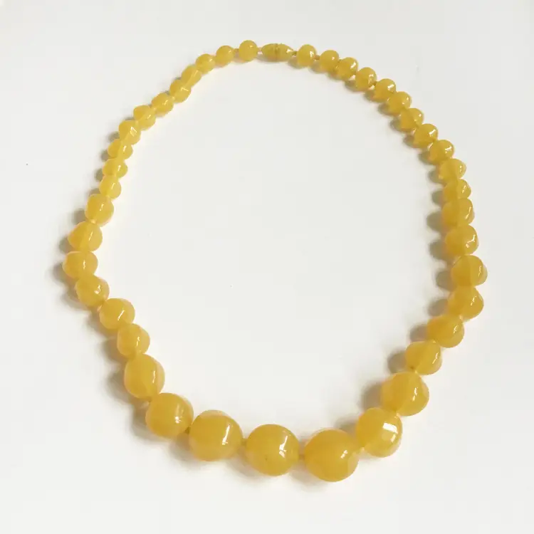Vintage Lucite? Plastic Yellow Translucent Faux Amber Beaded Graduated Necklace