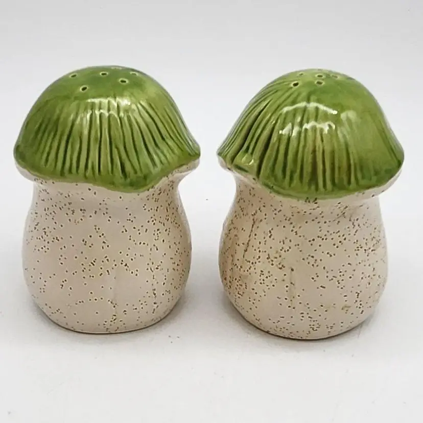 Vintage Mushroom Salt & Pepper Shakers Cottage Core Kitschy Kitchen Decor