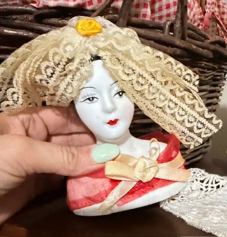 Beautiful Vintage Asian Lady Half Dall Figurine Boudoir Vanity Figurine