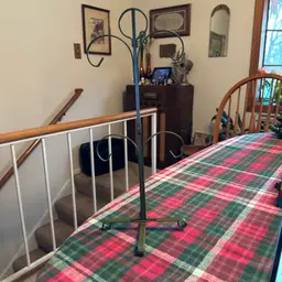 Vintage Avacodo Metal Mug Tree